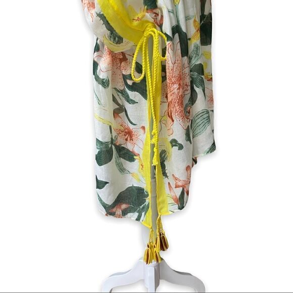 Woven Hearts Ivory Floral Batwing Sleeve Beach Tunic | One Size Fits Most - Picture 11 of 16
